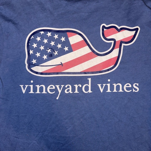 Vineyard Vines Other - Vineyard vines holiday t-shirt